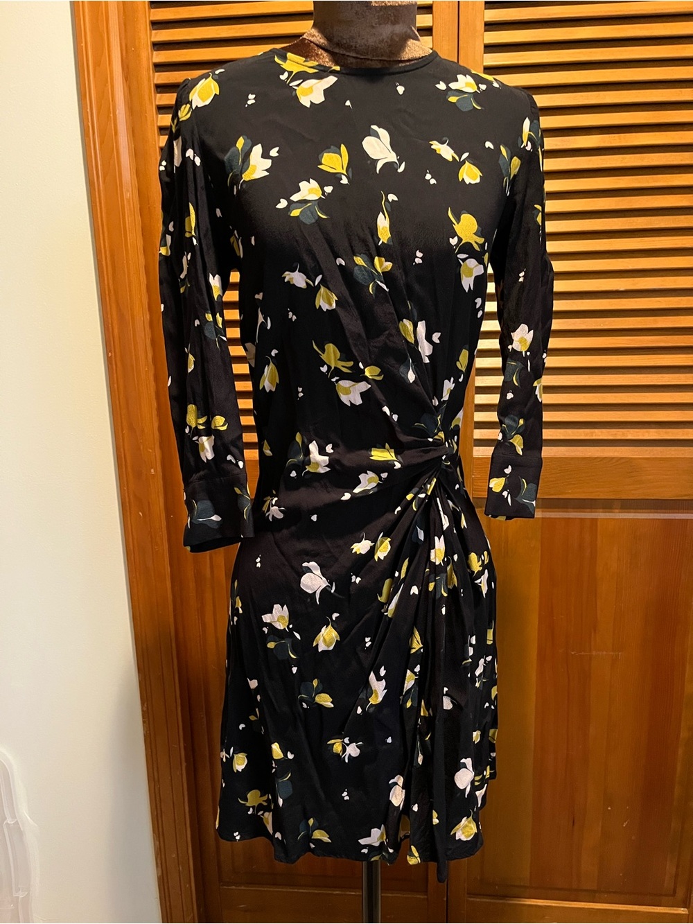 Black Floral Twist-Detail 3/4 Sleeve Dress